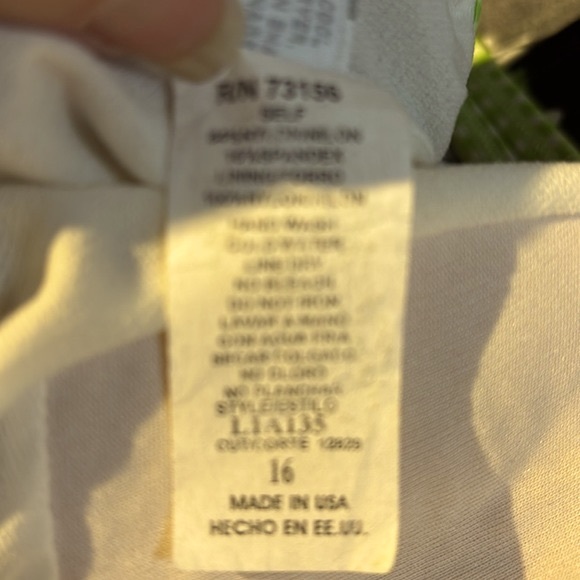 Liz Claiborne daisy top with green gingham trim and built in shelf bra - Picture 6 of 6